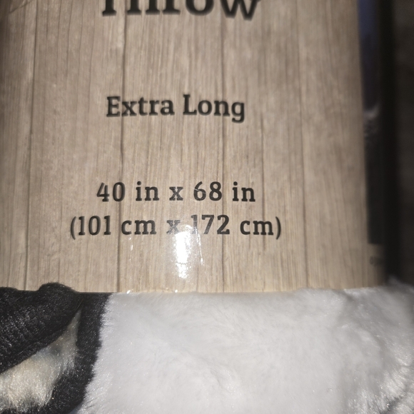 Wolf Moon Fleece Throw Blanket - Picture 3 of 5